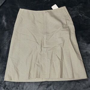 BANANA REPUBLIC White and Gray A-Line Knee-Length Skirt (Size 8)